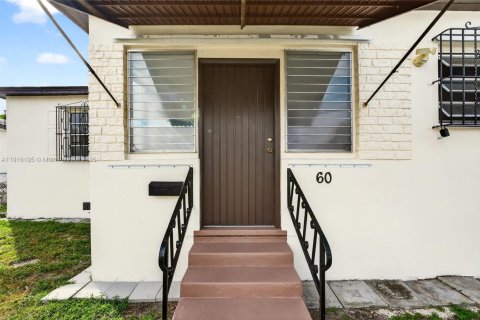 Casa en venta en Miami, Florida, 2 dormitorios, 109.62 m2 № 1971047 - foto 1