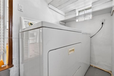 Casa en venta en Miami, Florida, 2 dormitorios, 109.62 m2 № 1971047 - foto 15