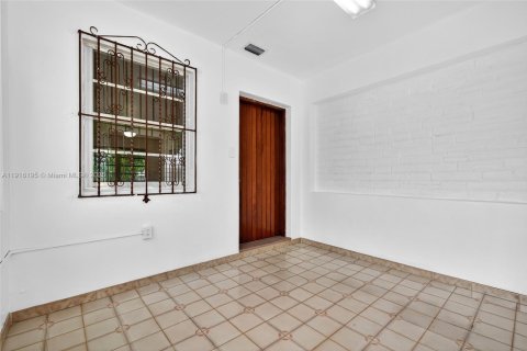 Casa en venta en Miami, Florida, 2 dormitorios, 109.62 m2 № 1971047 - foto 4