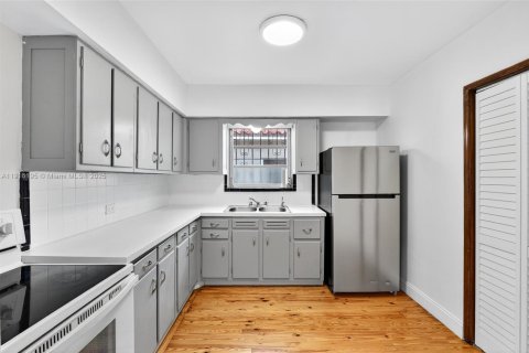Casa en venta en Miami, Florida, 2 dormitorios, 109.62 m2 № 1971047 - foto 7