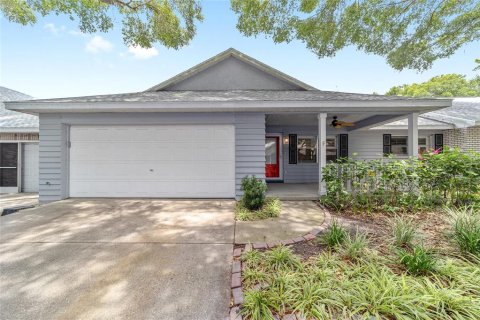 House in Ocala, Florida 2 bedrooms, 153.47 sq.m. № 1747414 - photo 1