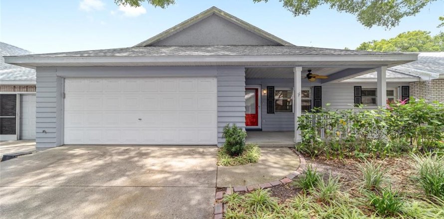 House in Ocala, Florida 2 bedrooms, 153.47 sq.m. № 1747414