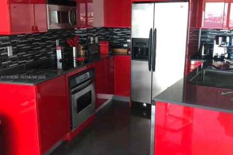 Снять в аренду кондоминиум в Майами, Флорида 3 спальни, 166.48м2, № 2082503 - фото 5