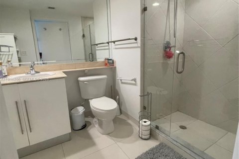 Снять в аренду кондоминиум в Майами, Флорида 3 спальни, 166.48м2, № 2082503 - фото 11