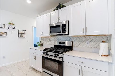 Villa ou maison à vendre à Zephyrhills, Floride: 6 chambres, 239.69 m2 № 2149353 - photo 17