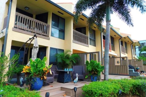 Townhouse in Pompano Beach, Florida 2 bedrooms, 123.37 sq.m. № 2083107