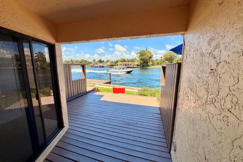 Townhouse in Pompano Beach, Florida 2 bedrooms, 123.37 sq.m. № 2083107 - photo 19