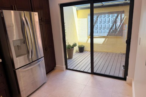 Townhouse in Pompano Beach, Florida 2 bedrooms, 123.37 sq.m. № 2083107 - photo 13