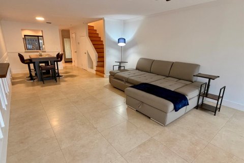 Townhouse in Pompano Beach, Florida 2 bedrooms, 123.37 sq.m. № 2083107 - photo 15