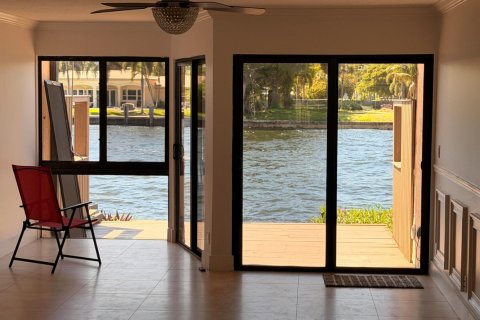 Townhouse in Pompano Beach, Florida 2 bedrooms, 123.37 sq.m. № 2083107 - photo 18