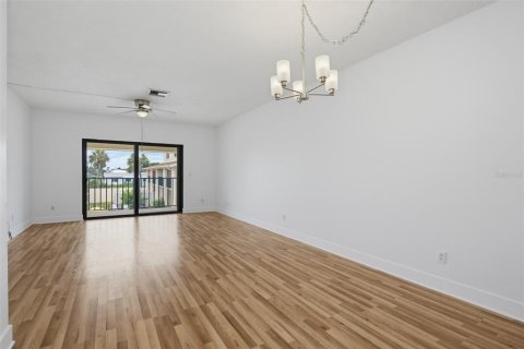Copropriété à vendre à Daytona Beach Shores, Floride: 2 chambres, 95.32 m2 № 2166992 - photo 11