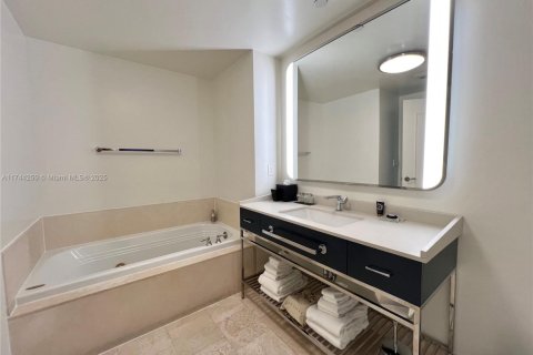 Condominio en venta en Miami Beach, Florida, 47.94 m2 № 1935868 - foto 7