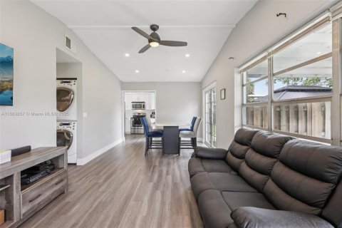 Villa ou maison à vendre à Fort Lauderdale, Floride: 3 chambres, 85.19 m2 № 1921871 - photo 11