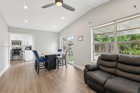 Villa ou maison à vendre à Fort Lauderdale, Floride: 3 chambres, 85.19 m2 № 1921871 - photo 12