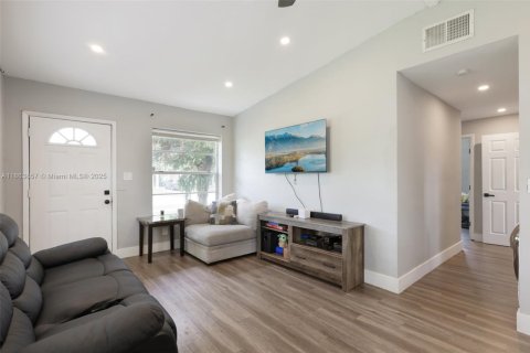 Villa ou maison à vendre à Fort Lauderdale, Floride: 3 chambres, 85.19 m2 № 1921871 - photo 8