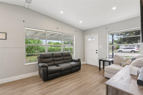 Villa ou maison à vendre à Fort Lauderdale, Floride: 3 chambres, 85.19 m2 № 1921871 - photo 9