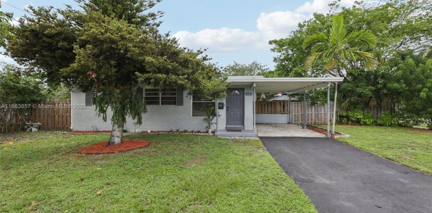 House in Fort Lauderdale, Florida 3 bedrooms, 85.19 sq.m. № 1921871
