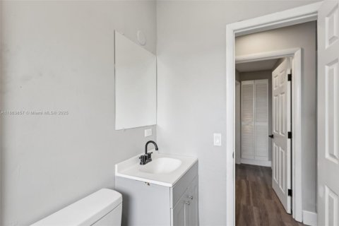 Villa ou maison à vendre à Fort Lauderdale, Floride: 3 chambres, 85.19 m2 № 1921871 - photo 28