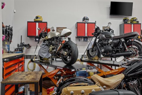 Propiedad comercial en venta en Miami, Florida № 1931615 - foto 16