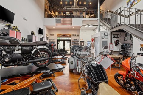 Propiedad comercial en venta en Miami, Florida № 1931615 - foto 18