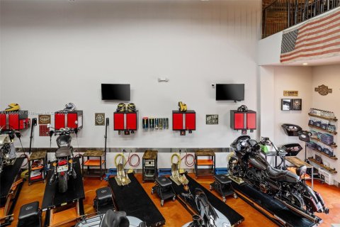 Propiedad comercial en venta en Miami, Florida № 1931615 - foto 12