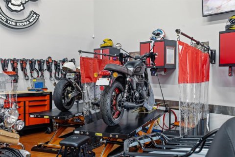 Propiedad comercial en venta en Miami, Florida № 1931615 - foto 27