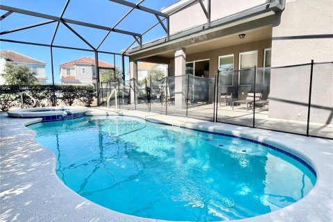 Casa en venta en Davenport, Florida, 7 dormitorios, 337.42 m2 № 2205300 - foto 25