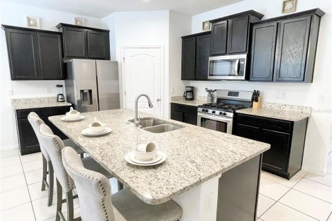 Casa en venta en Davenport, Florida, 7 dormitorios, 337.42 m2 № 2205300 - foto 11