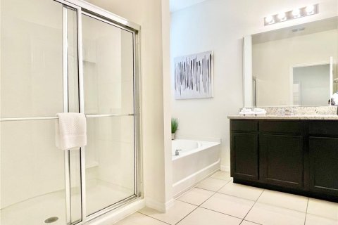 Casa en venta en Davenport, Florida, 7 dormitorios, 337.42 m2 № 2205300 - foto 20