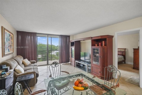 Condo in Aventura, Florida, 1 bedroom  № 1926308 - photo 4