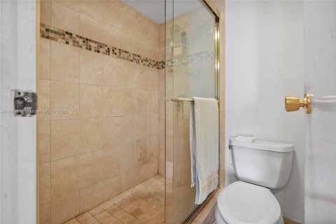 Condo in Aventura, Florida, 1 bedroom  № 1926308 - photo 14