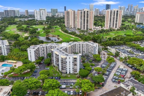 Condo in Aventura, Florida, 1 bedroom  № 1926308 - photo 24