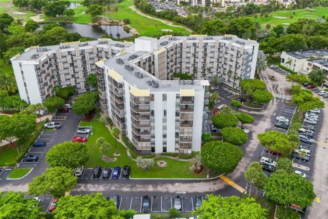 Condo in Aventura, Florida, 1 bedroom  № 1926308 - photo 22