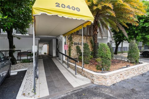 Condo in Aventura, Florida, 1 bedroom  № 1926308 - photo 2
