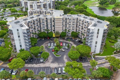 Condo in Aventura, Florida, 1 bedroom  № 1926308 - photo 1