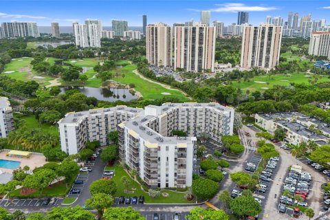 Condo in Aventura, Florida, 1 bedroom  № 1926308 - photo 30