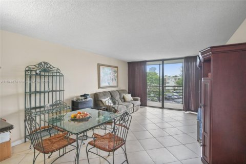 Condo in Aventura, Florida, 1 bedroom  № 1926308 - photo 5