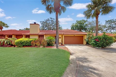 Condo in Orlando, Florida, 2 bedrooms  № 1828014 - photo 1