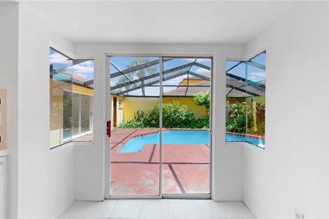 Condo in Orlando, Florida, 2 bedrooms  № 1828014 - photo 11
