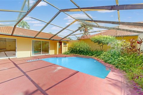 Condo in Orlando, Florida, 2 bedrooms  № 1828014 - photo 22