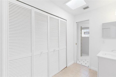 Condo in Orlando, Florida, 2 bedrooms  № 1828014 - photo 8