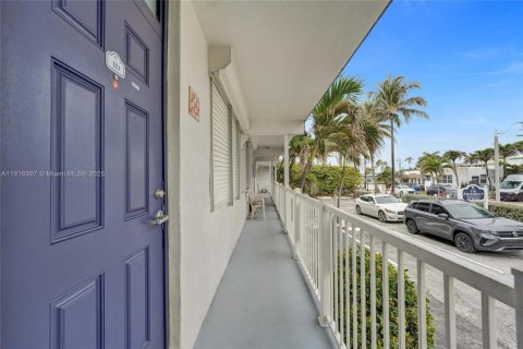 Condominio en venta en Hollywood, Florida, 1 dormitorio, 50.17 m2 № 1973819 - foto 21