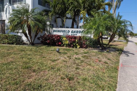 Condo in Margate, Florida, 1 bedroom  № 1705026 - photo 2