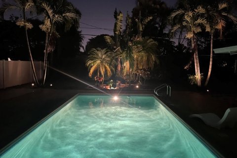 Casa en alquiler en Palm Beach Gardens, Florida, 4 dormitorios, 163.88 m2 № 1182303 - foto 1