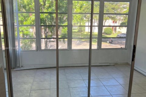 Copropriété à louer à Margate, Floride: 2 chambres, 86.4 m2 № 1846046 - photo 9