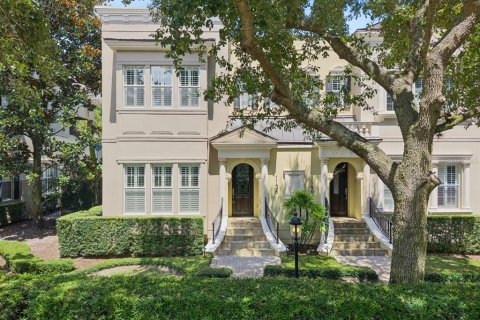 Townhouse in Winter Park, Florida 3 bedrooms, 226.12 sq.m. № 2220426