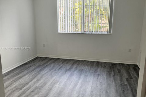 Condominio en alquiler en Fort Lauderdale, Florida, 2 dormitorios, 97.92 m2 № 1992942 - foto 12