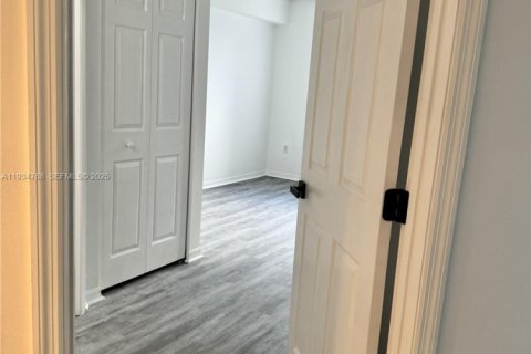 Condominio en alquiler en Fort Lauderdale, Florida, 2 dormitorios, 97.92 m2 № 1992942 - foto 13