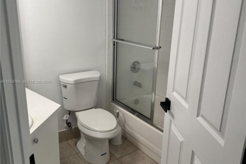 Condominio en alquiler en Fort Lauderdale, Florida, 2 dormitorios, 97.92 m2 № 1992942 - foto 9