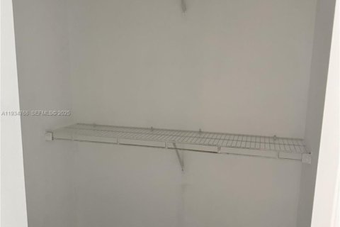 Condominio en alquiler en Fort Lauderdale, Florida, 2 dormitorios, 97.92 m2 № 1992942 - foto 11